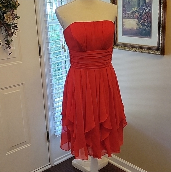 David's Bridal Dresses & Skirts - David's Bridal Red Chiffon Strapless Dress Size 4